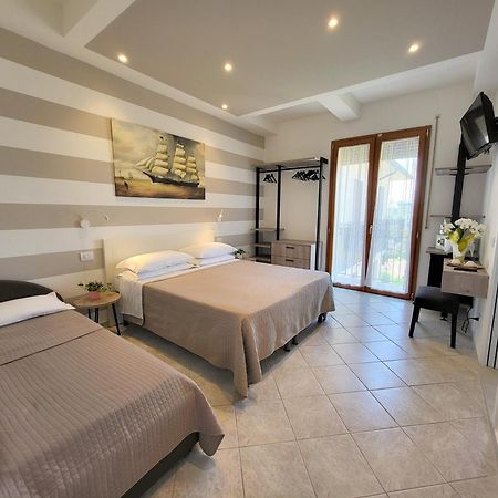 Hotel Villa Fulgida Cattolica Exterior photo