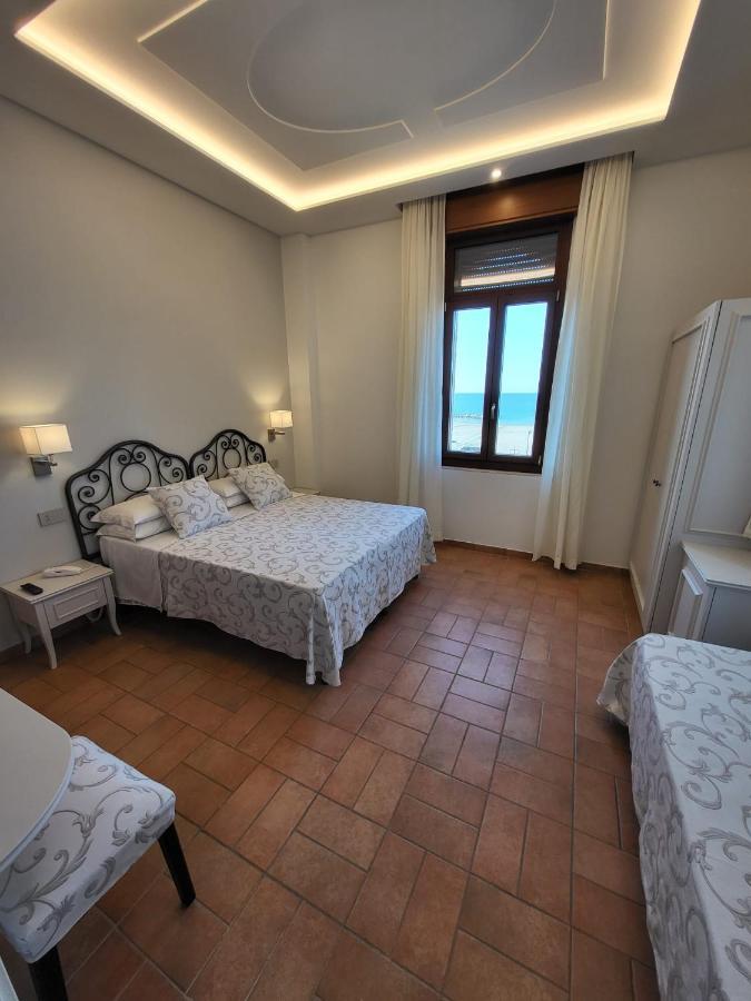 Hotel Villa Fulgida Cattolica Exterior photo