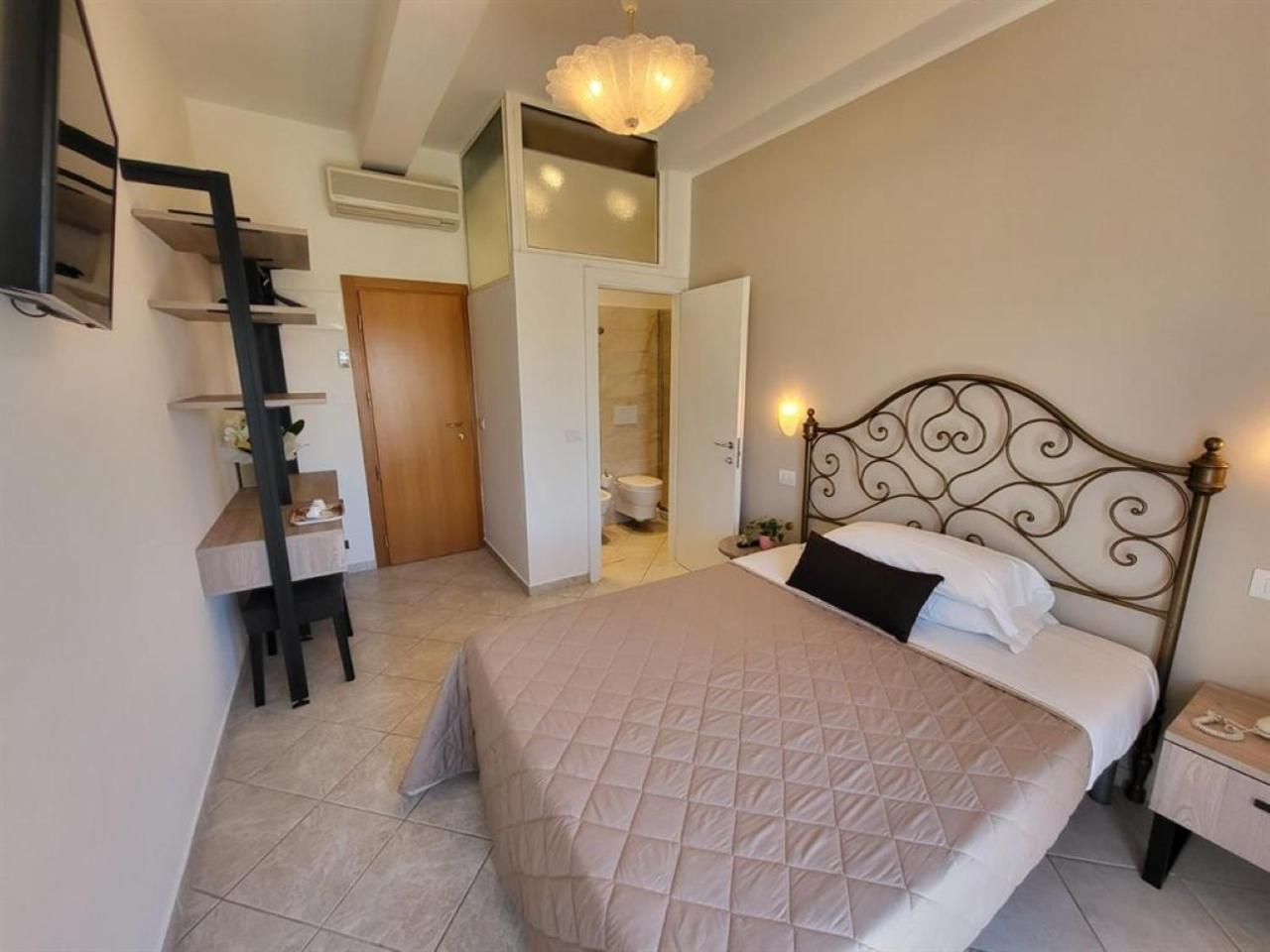 Hotel Villa Fulgida Cattolica Exterior photo